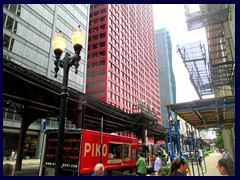 S Wabash Ave - CNA Center, red skyscraper